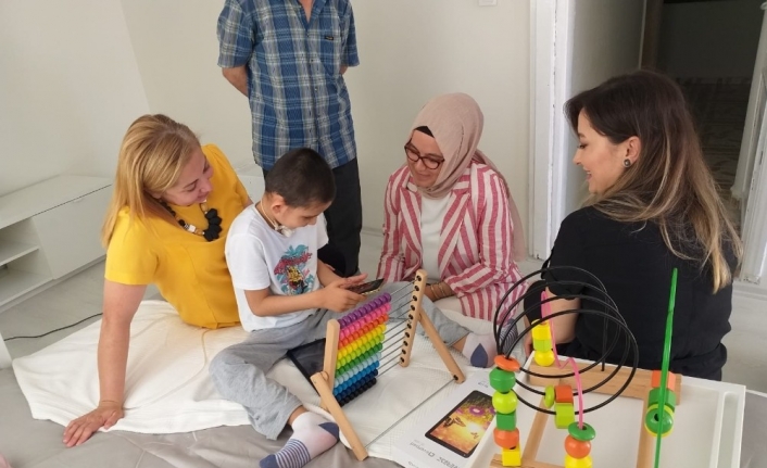  Yüzde 93 Engelli Olan, Solunum Yetmezliği Hastası 8 Yaşındaki
