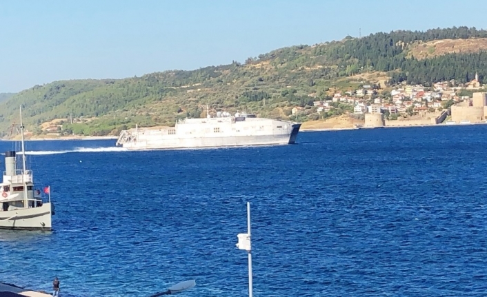 )- Çanakkale Boğazı'ndan Geçen Abd Deniz Kuvvetleri'ne Ait 8 Borda
