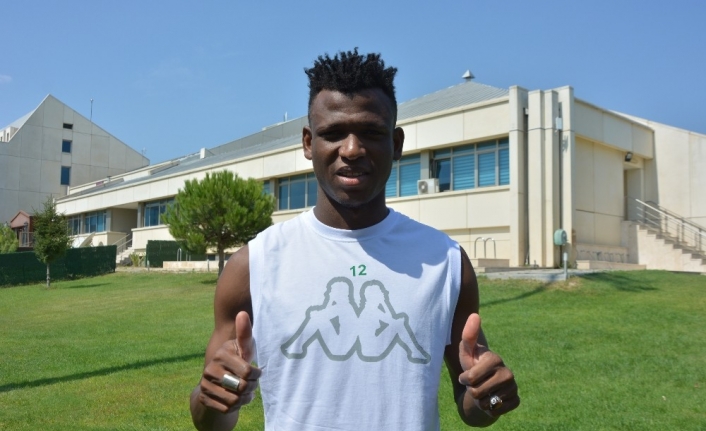  Bursaspor’un Orta Saha Oyuncusu Abdullahi Shehu, Takımını Tff 1.lig’de