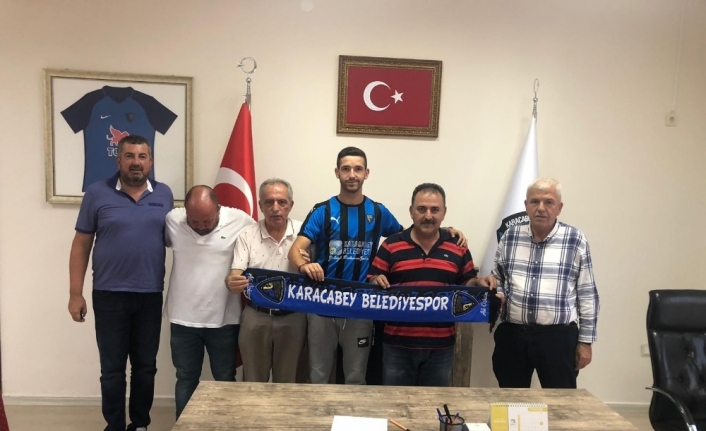  Spor Toto 3. Lig Takımlarından Karacabey Belediyespor, Adanaspor'dan Ahmet