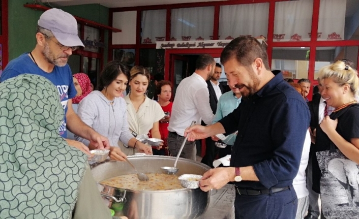 Sındırgı İlçesinde Akpınar Yaşam Merkezi Üyesi Kadınlar Aşure Hayrı