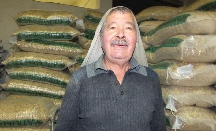Burhaniye ilçesinde, 76 yaşındaki Mehmet Ali Dede, 56 yıldan beri