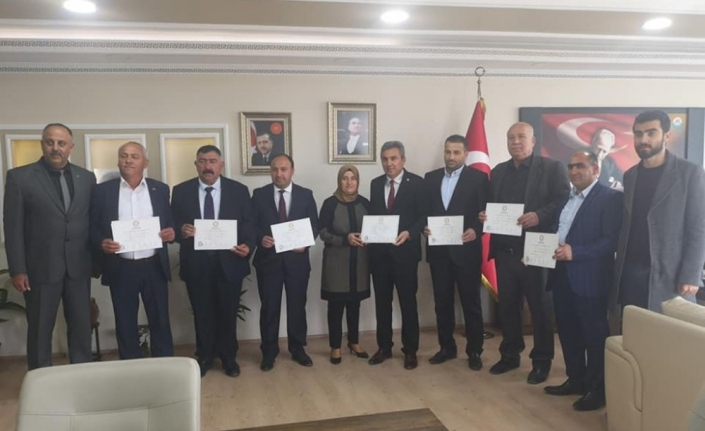 Marmara Adalar Belediye Başkanı Süleyman Aksoy, İlçe Seçim Kurulundan mazbatasını