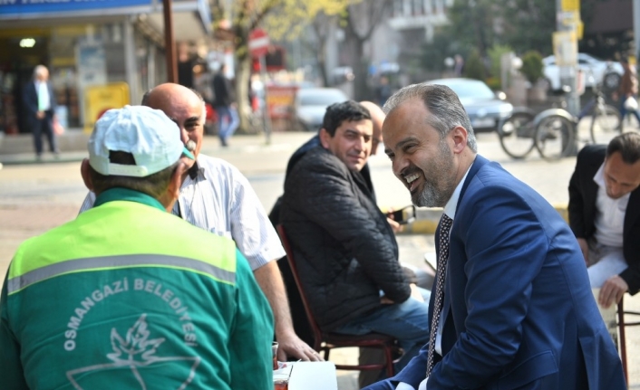 Bursa Büyükşehir Belediye Başkanı Alinur Aktaş, Osmangazi istasyonundan bindiği metroda