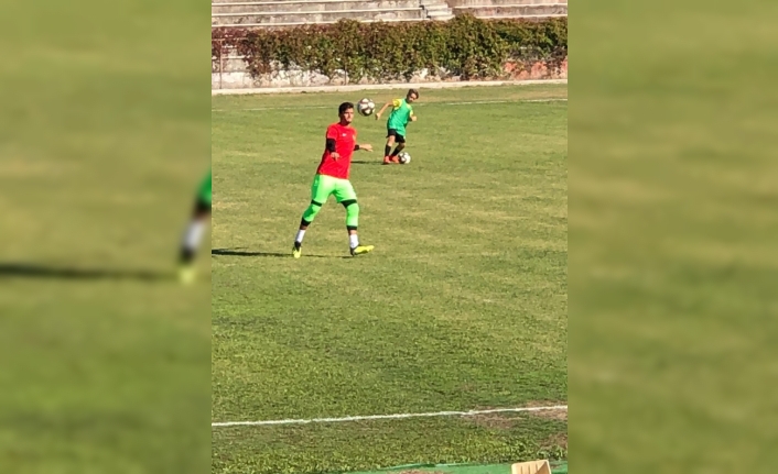  Aliağa Futbol Aş'nin Yedek Kalecisi Şahin