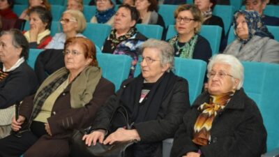 Bursa’da huzurevi sakinleri, Prof. Dr. Bilgen Taneli’den sağlıklı yaşlanma ve