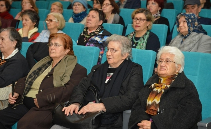 Bursa’da huzurevi sakinleri, Prof. Dr. Bilgen Taneli’den sağlıklı yaşlanma ve