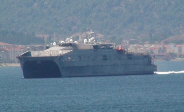  )- Çanakkale Boğazı'ndan Geçen Abd Deniz Kuvvetleri'ne Ait 8