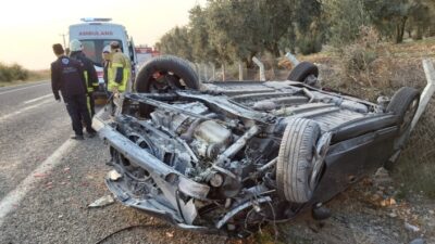  İznik İlçesinde Direksiyon Hakimiyetini Kaybeden Kadın Sürücü, Çocuklarinin Da