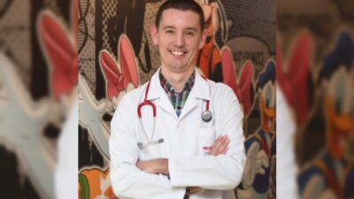  Çocuk Sağlığı Ve Hastalıkları Uzmanı Dr. Arda Bozgül, Annedeki