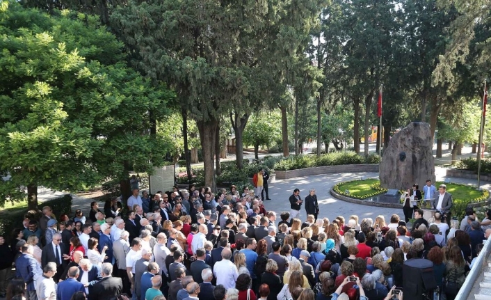 İzmir’de Anneler Günü’nde geleneksel Zübeyde Hanım Koşusu ile Karşıyaka caddeleri