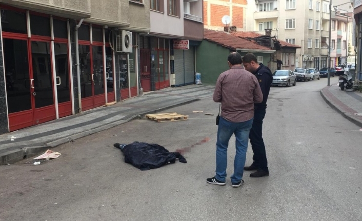 Bursa’nın İnegöl ilçesinde önceden aynı iş yerinde çalıştığı arkadaşı Nejdet