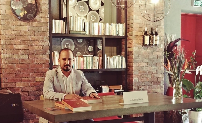  Umay Derneğinin Düzenlediği Konferansta Arkeolog, Yazar Sergen Çirkin Balıkesir'de