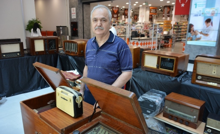  Bursa'da Uzun Yıllar Nostaljik Radyo, Televizyon Ve Gramofon Tamiri