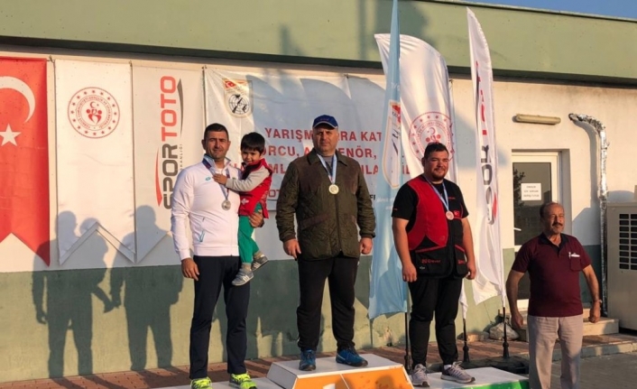  Bursa Büyükşehir Belediyespor Kulübü Atıcılık Sporcuları, Bursa’da Düzenlenen Cumhuriyet