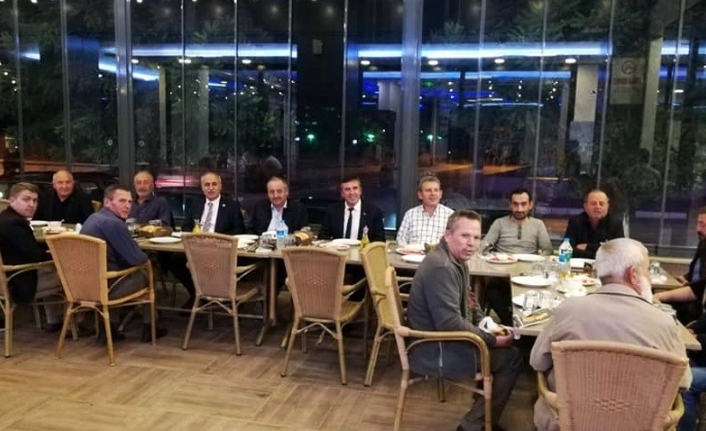 Av sezonunu açan Yenişehirli avcılar, av etlerinden yaptıkları yemekte protokol