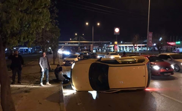 Bursa’da iki otomobilin çarpıştığı kazada 2 kişi yaralandı.Kaza, merkez Nilüfer