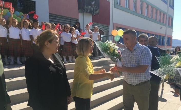  Çanakkale’nin Ayvacık İlçesinde 2019-2020 Eğitim-öğretim Yılı “ilköğretim Haftası” Düzenlenen
