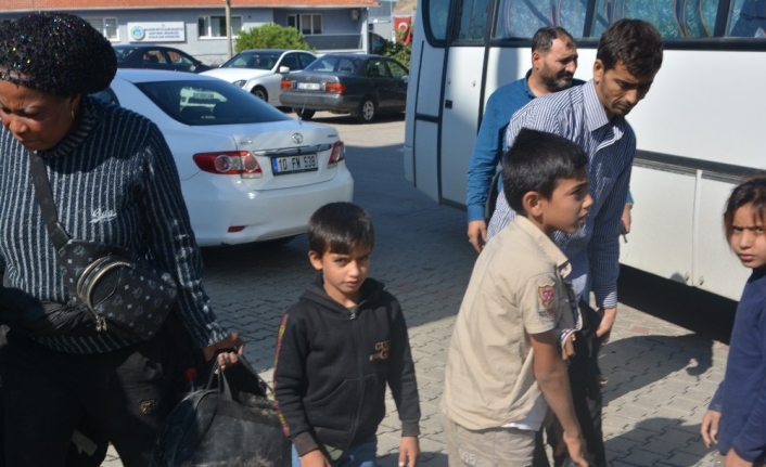  Balıkesir’in Ayvalık İçlesi Açıklarında Sahil Güvenlik Ekipleri Tarafında 28