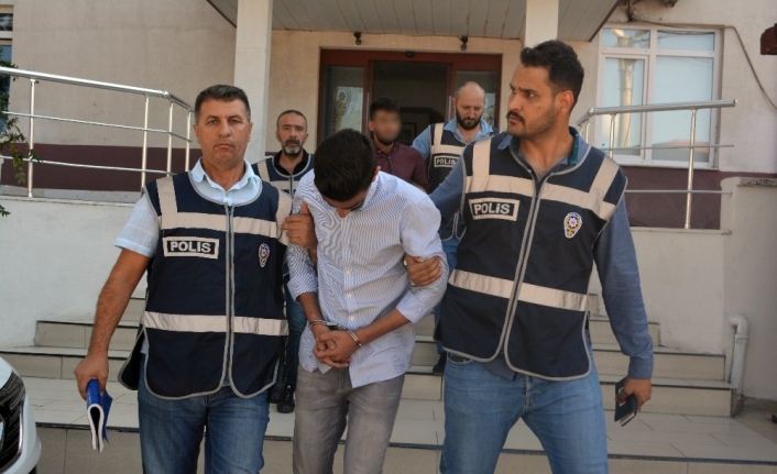 Balıkesir’in Ayvalık İlçesinde, Telefonla Aradıkları Bir Vatandaştan Yarım Milyon Liraya