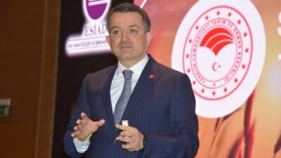 İzmir’de konuşan Tarım ve Orman Bakanı Bekir Pakdemirli, “Tarımda kavga