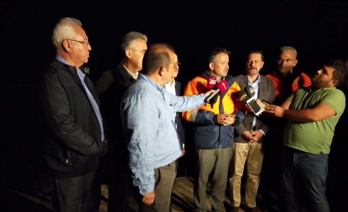  İzmir’in Karabağlar İlçesi Tekketepe Yangın Gözetleme Noktasından Gecenin İlerleyen