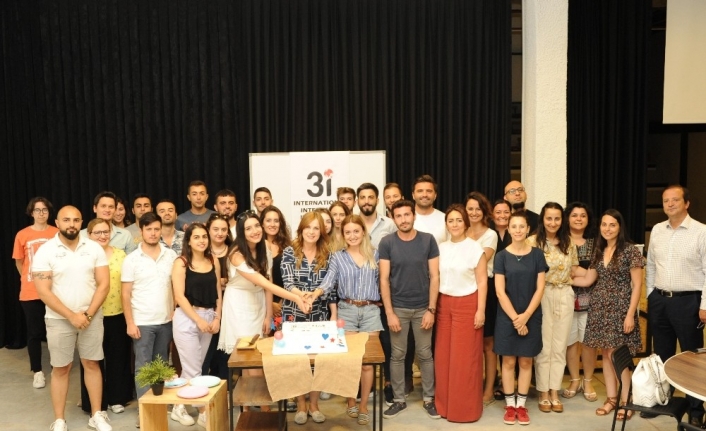  İzmir'de, Balçova Belediyesinin Hazırladığı Eğitim Programına Katılan Üniversite Mezunu