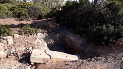  Balıkesir’in Ayvalık İlçesinin 22 Adasından Biri Olan Balık Adası’nda