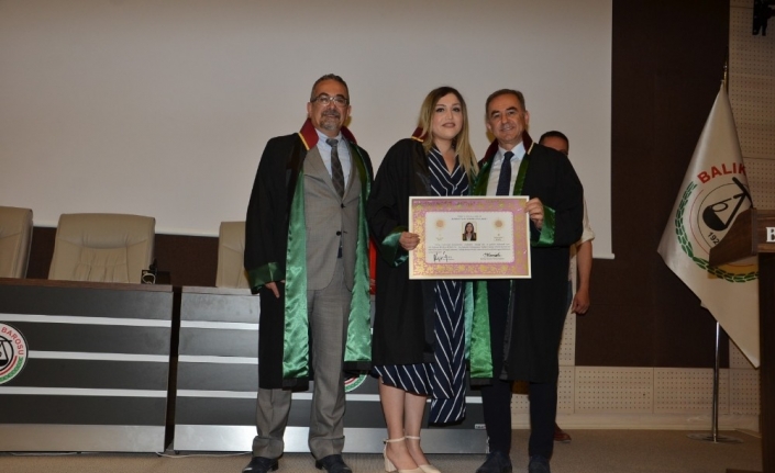 Balıkesir Barosuna yeni katılan genç avukatlar için tören düzenlendi. Balıkesir