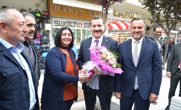 Balıkesir’in Bandırma ilçesini ziyaret eden Büyükşehir Belediye Başkanı Yücel Yılmaz,