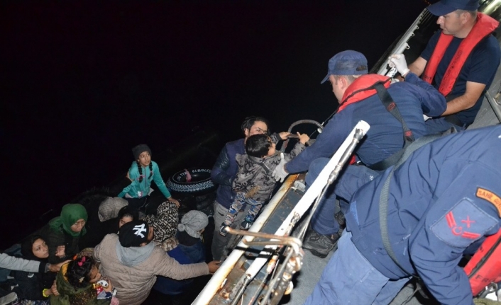  Balıkesir’in Ayvalık İlçesi Açıklarında Yunanistan’a Yasa Dışı Yollardan Geçmeye