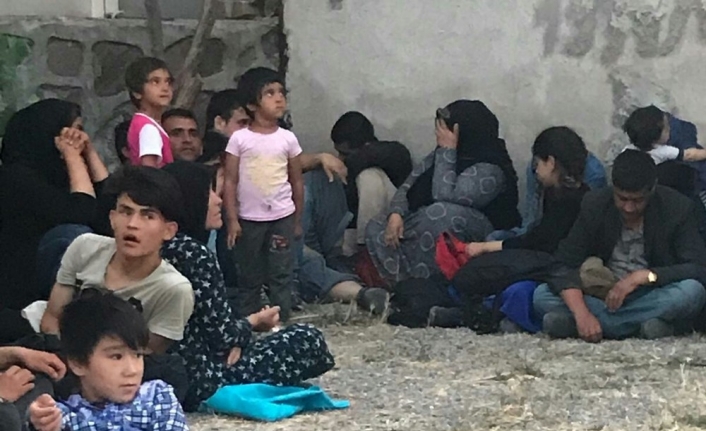 Balıkesir’in Körfez Bölgesinde Jandarmanın Yaptığı Çalişmalarda 83 Düzensiz Göçmen Yakalandı.