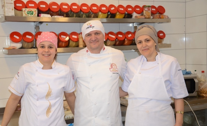 Balıkesir Yeni Öğretmenevinin verdiği hizmetler ile 4 yıldızlı otelleri aratmıyor.