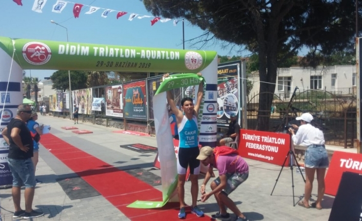 Balıkesir Büyükşehir Belediyespor Triatlon Takımı Sporcuları Katıldıkları Didim Triatlon Ve