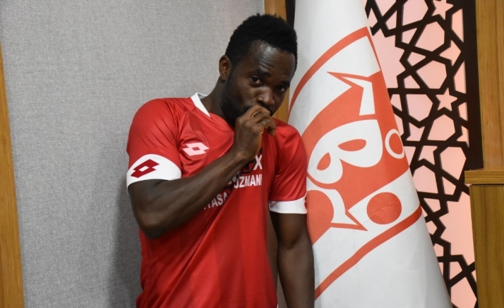  Tff 1.lig Takımlarından Balıkesirspor’da Ganalı Futbolcu Mahatma Otoo İle