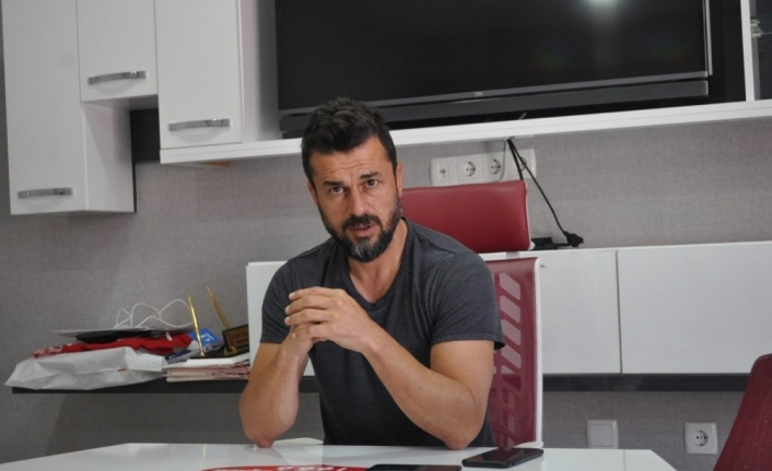 Balıkesirspor Teknik Direktörü Ali Tandoğan, Yönetim Kuruluna İstifasini Sundu