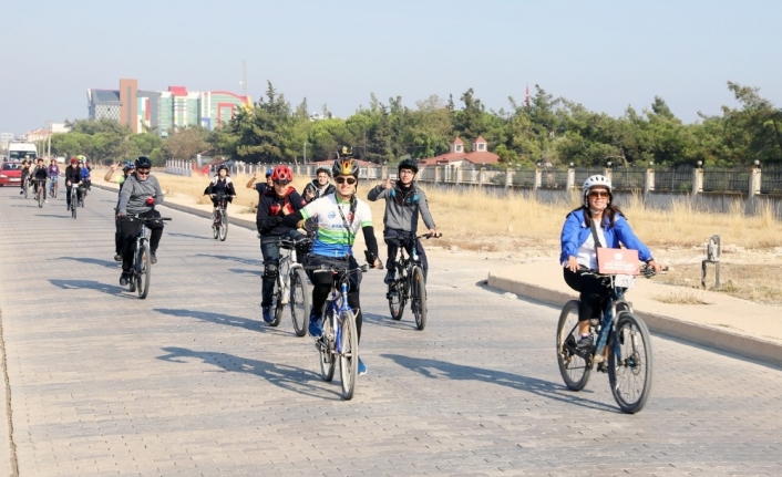  Balıkesir'in Bandırma İlçesi'nde İlçe Milli Eğitim Müdürlüğü Ve Bandırma