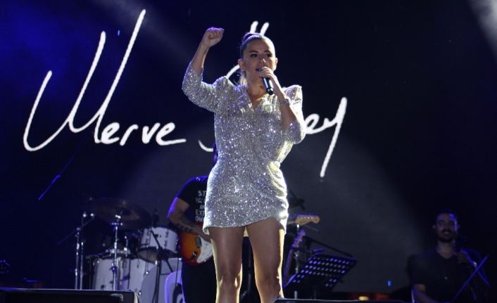  Bandırma'da Merve Özbey RüzgÂrı