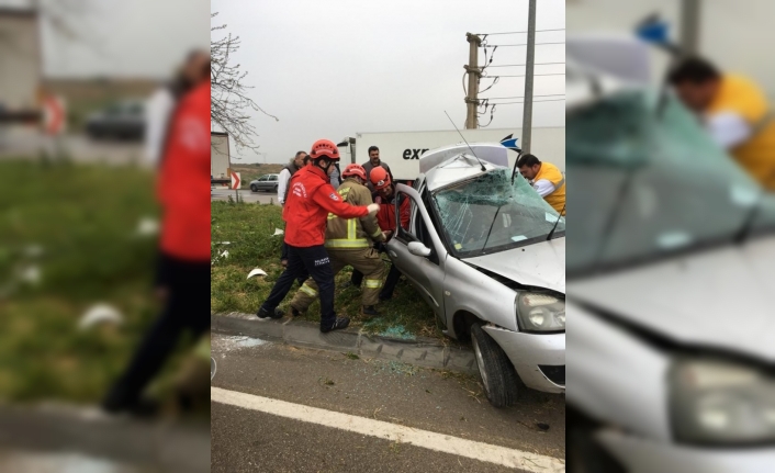 Balıkesir’in Bandırma ilçesinde meydana gelen kazada bir kişi yaşamını yitirdi.Bandırma