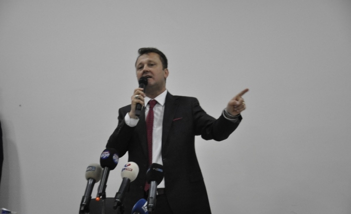 İzmir’in Menemen Belediyesinde eski başkan Tahir Şahin’in seçimlere 3 gün