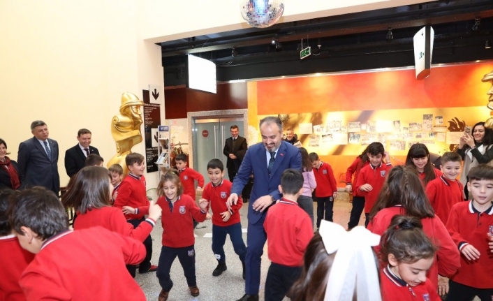 Mudanya Mütareke İlkokulu öğrencileri, ‘Büyükşehir Belediyesi’nin geliştirdiği proje çerçevesinde’ matematik-geometri