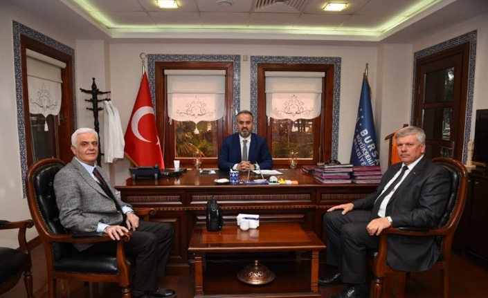Bursa Büyükşehir Belediye Başkanı Alinur Aktaş, 31 Mart seçimlerinden zaferle