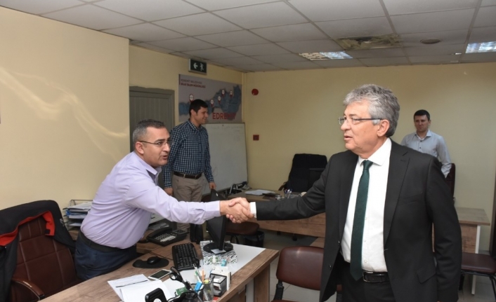 Balıkesir’in Edremit Belediye Başkanı Selman Hasan Arslan, ilk mesai gününde
