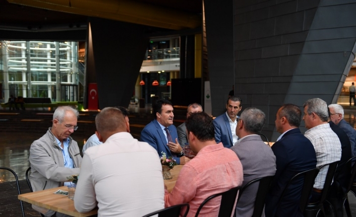  Geçen Hafta Zabıta Ekiplerinin Tahtakale Meydanı’nda Kaldırım İşgâline Karşı