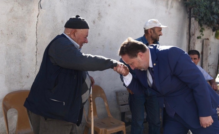  Karesi Belediye Başkanı Dinçer Orkan, Mahalle Ziyaretlerinde Vatandaşlarla Bir