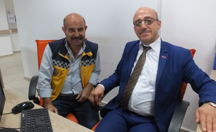 Balıkesir’in Burhaniye ilçesinde, bağımsız belediye başkan adayı olan ambulans şoförü