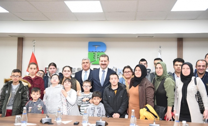  3 Aralık Dünya Engelliler Günü Nedeniyle Kendisini Ziyaret Eden