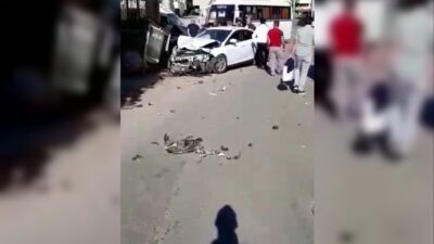  Bursa’da Belediye Otobüsüyle Otomobilin Çarpiştiği Kazada 3 Kişi Yaralandı.