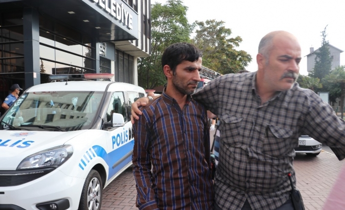 Balıkesir Belediye Binası 6. Kat Pencere Boşluğunda İntihar Girişiminde Bulunan