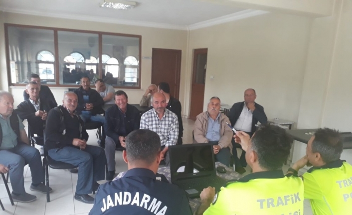 Bigadiç’te taşımacılık yapan araç sahipleri ve şoförlerine bayram öncesi Emniyet